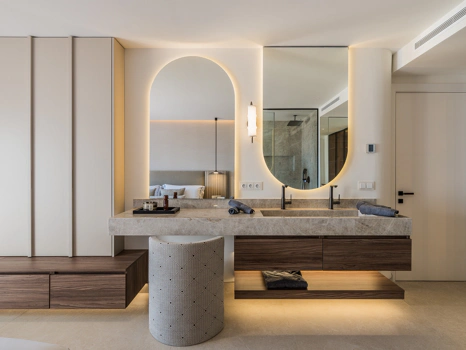 Exquisite Renovated Beachfront Penthouse in Bahía del Velerín