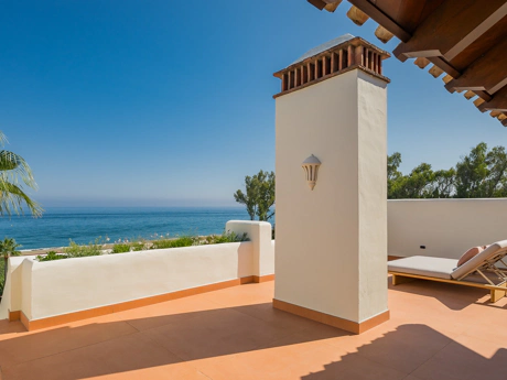 Exquisite Renovated Beachfront Penthouse in Bahía del Velerín
