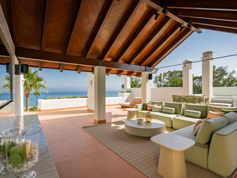 Exquisite Renovated Beachfront Penthouse in Bahía del Velerín