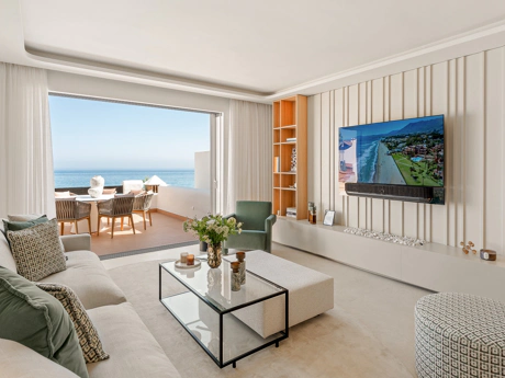 Exquisite Renovated Beachfront Penthouse in Bahía del Velerín