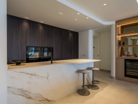 Exquisite Renovated Beachfront Penthouse in Bahía del Velerín