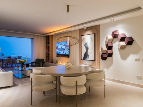 Exquisite Renovated Beachfront Penthouse in Bahía del Velerín