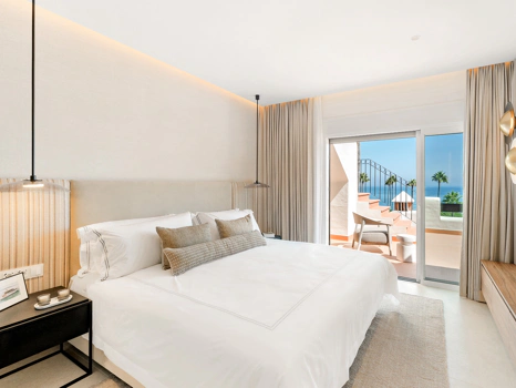 Exquisite Renovated Beachfront Penthouse in Bahía del Velerín