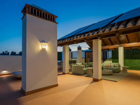 Exquisite Renovated Beachfront Penthouse in Bahía del Velerín
