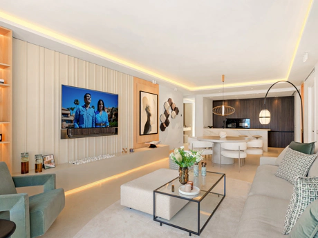 Exquisite Renovated Beachfront Penthouse in Bahía del Velerín
