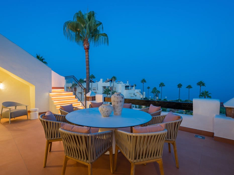 Exquisite Renovated Beachfront Penthouse in Bahía del Velerín