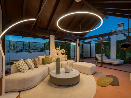 Fully Renovated Luxury Penthouse with Stunning Sea Views in Bahía del Velerín