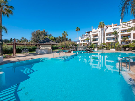 Fully Renovated Luxury Penthouse with Stunning Sea Views in Bahía del Velerín