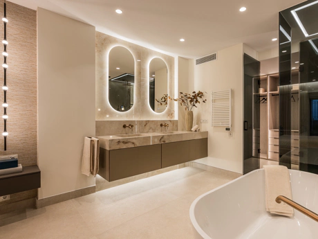 Fully Renovated Luxury Penthouse with Stunning Sea Views in Bahía del Velerín