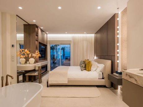 Fully Renovated Luxury Penthouse with Stunning Sea Views in Bahía del Velerín