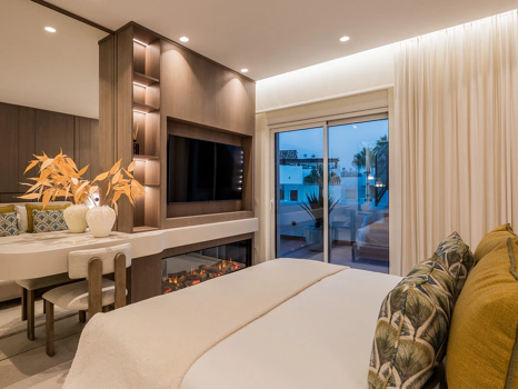 Fully Renovated Luxury Penthouse with Stunning Sea Views in Bahía del Velerín