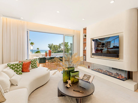 Fully Renovated Luxury Penthouse with Stunning Sea Views in Bahía del Velerín