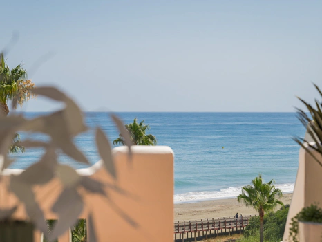 Fully Renovated Luxury Penthouse with Stunning Sea Views in Bahía del Velerín