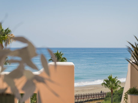 Fully Renovated Luxury Penthouse with Stunning Sea Views in Bahía del Velerín