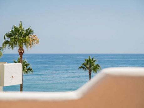 Fully Renovated Luxury Penthouse with Stunning Sea Views in Bahía del Velerín