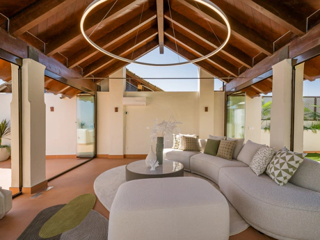 Fully Renovated Luxury Penthouse with Stunning Sea Views in Bahía del Velerín