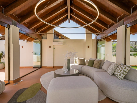 Fully Renovated Luxury Penthouse with Stunning Sea Views in Bahía del Velerín