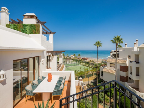 Fully Renovated Luxury Penthouse with Stunning Sea Views in Bahía del Velerín