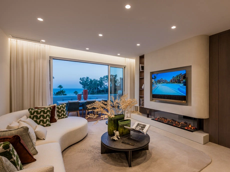 Fully Renovated Luxury Penthouse with Stunning Sea Views in Bahía del Velerín