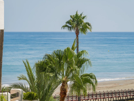 Fully Renovated Luxury Penthouse with Stunning Sea Views in Bahía del Velerín
