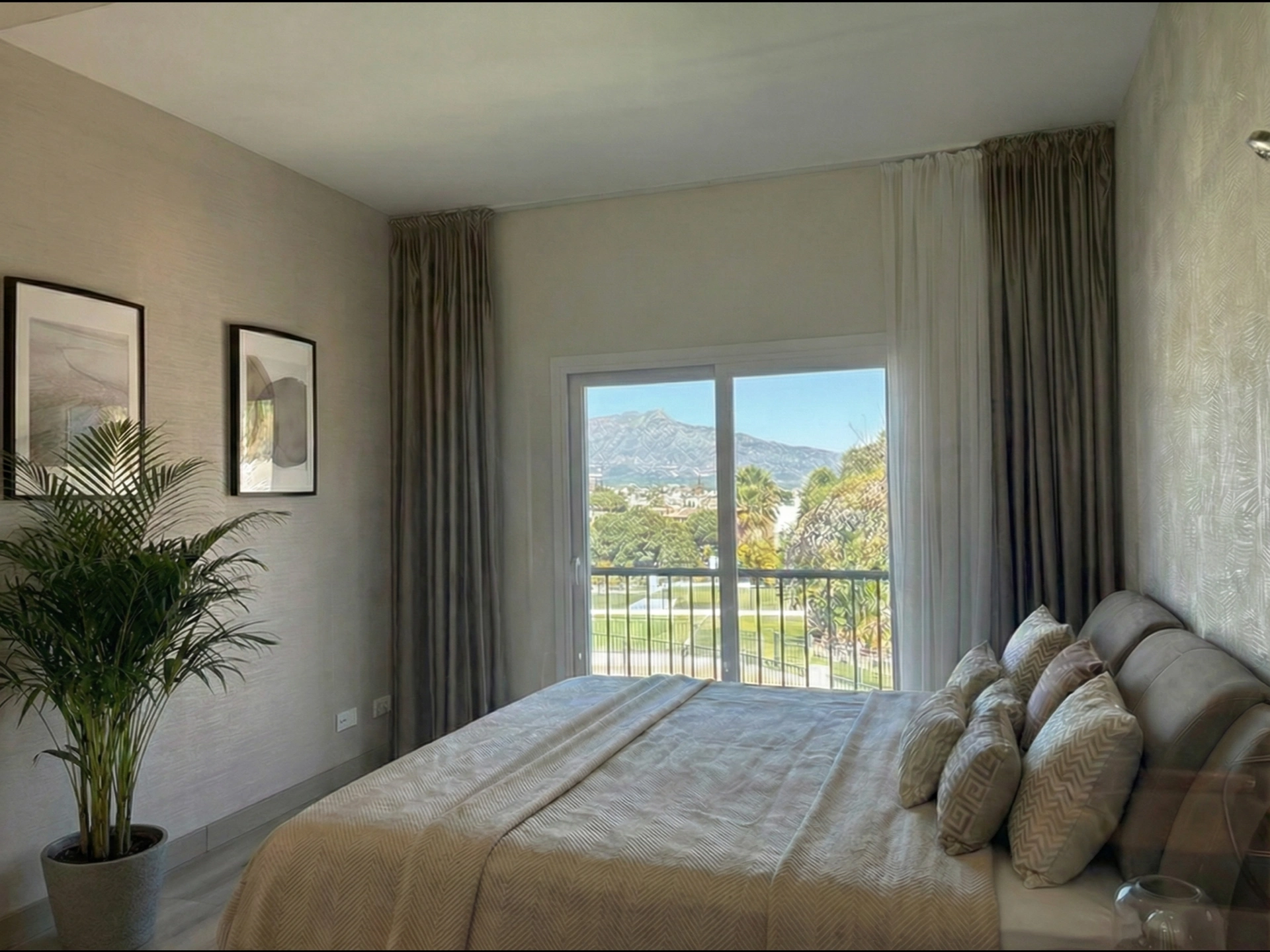 Penthouse for sale in Paraiso Pueblo, Benahavis