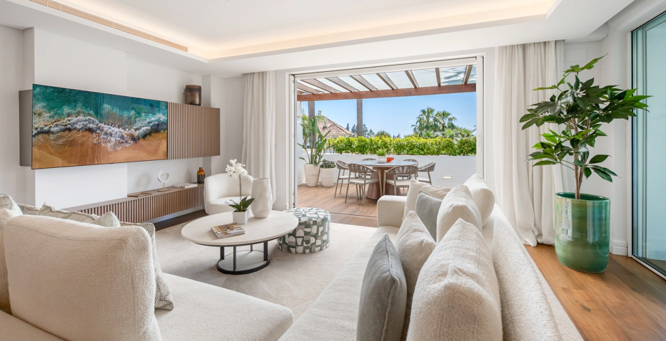 Elegant 3-Bedroom Apartment on Marbella's Golden Mile