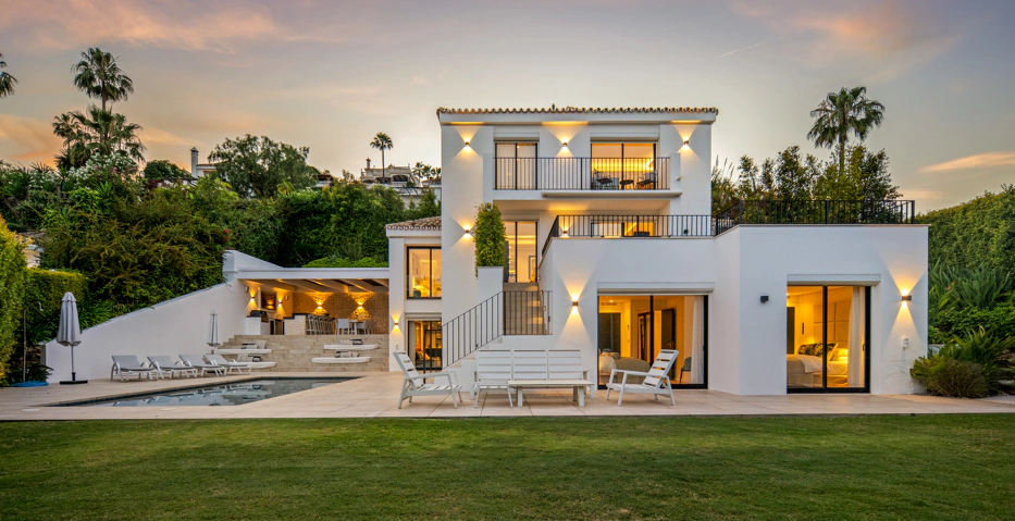 Contemporary Five-Bedroom Villa in Nueva Andalucía, Marbella