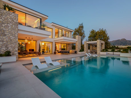Contemporary Luxury Villa in La Quinta, Marbella