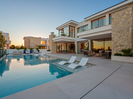 Contemporary Luxury Villa in La Quinta, Marbella