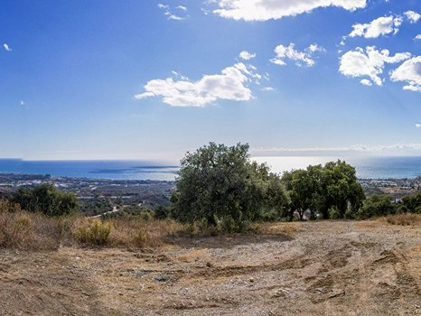 ¡Luxury Sea View Apartments & Penthouses in Altos de Los Monteros