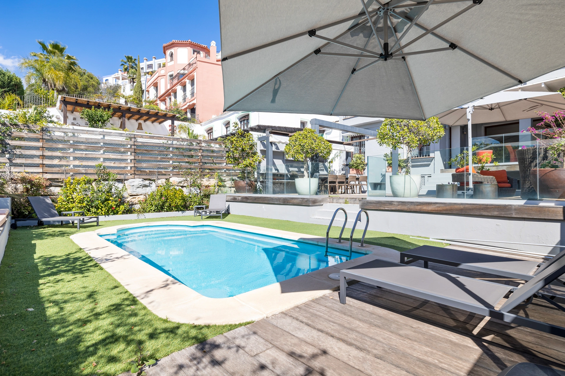 Town House for sale in Benahavis