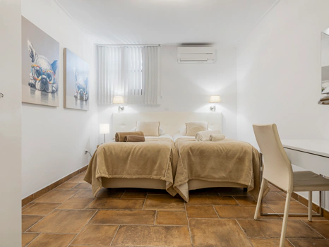 Elegant 5-Bedroom Townhouse in La Perla de la Heredia, Marbella