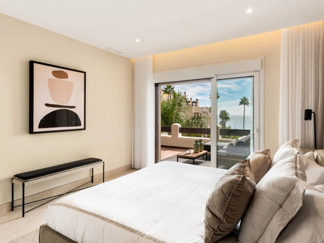 Apartment for sale in New Golden Mile, Estepona East