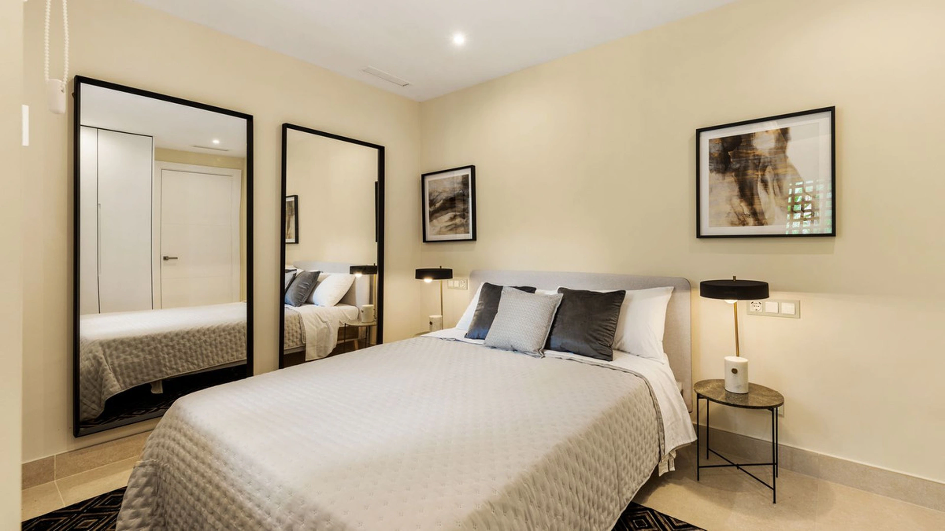 Apartment for sale in New Golden Mile, Estepona East