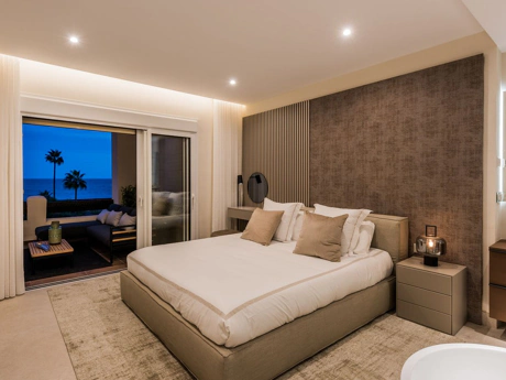 Apartment for sale in New Golden Mile, Estepona East
