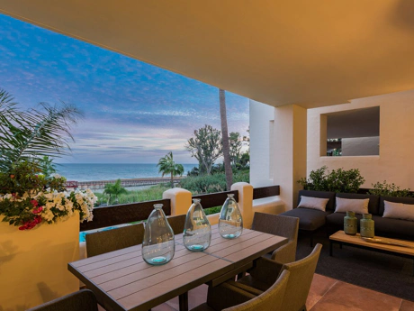 Apartment for sale in New Golden Mile, Estepona East