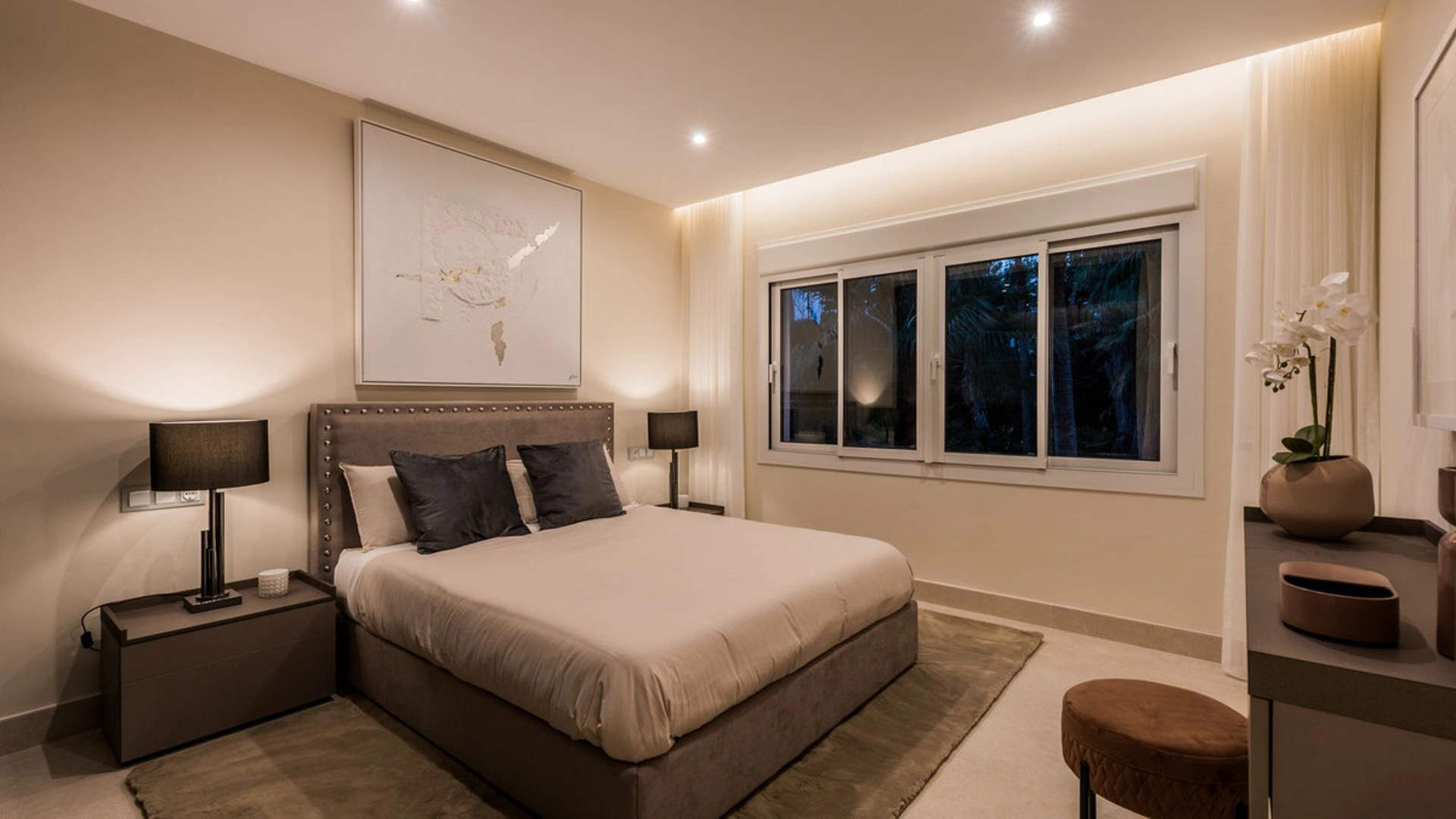 Apartment for sale in New Golden Mile, Estepona East