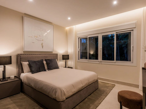 Apartment for sale in New Golden Mile, Estepona East