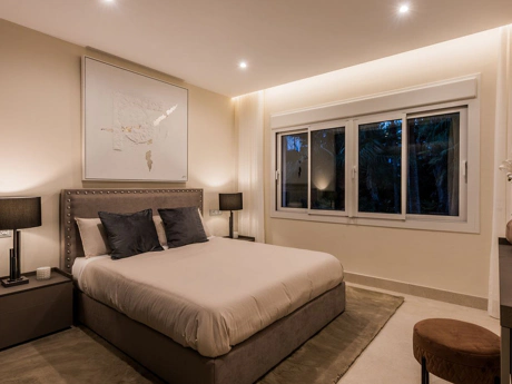 Apartment for sale in New Golden Mile, Estepona East