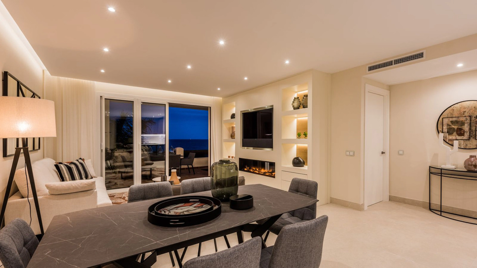 Apartment for sale in New Golden Mile, Estepona East