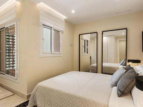 Apartment for sale in New Golden Mile, Estepona East