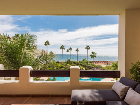 Apartment for sale in New Golden Mile, Estepona East
