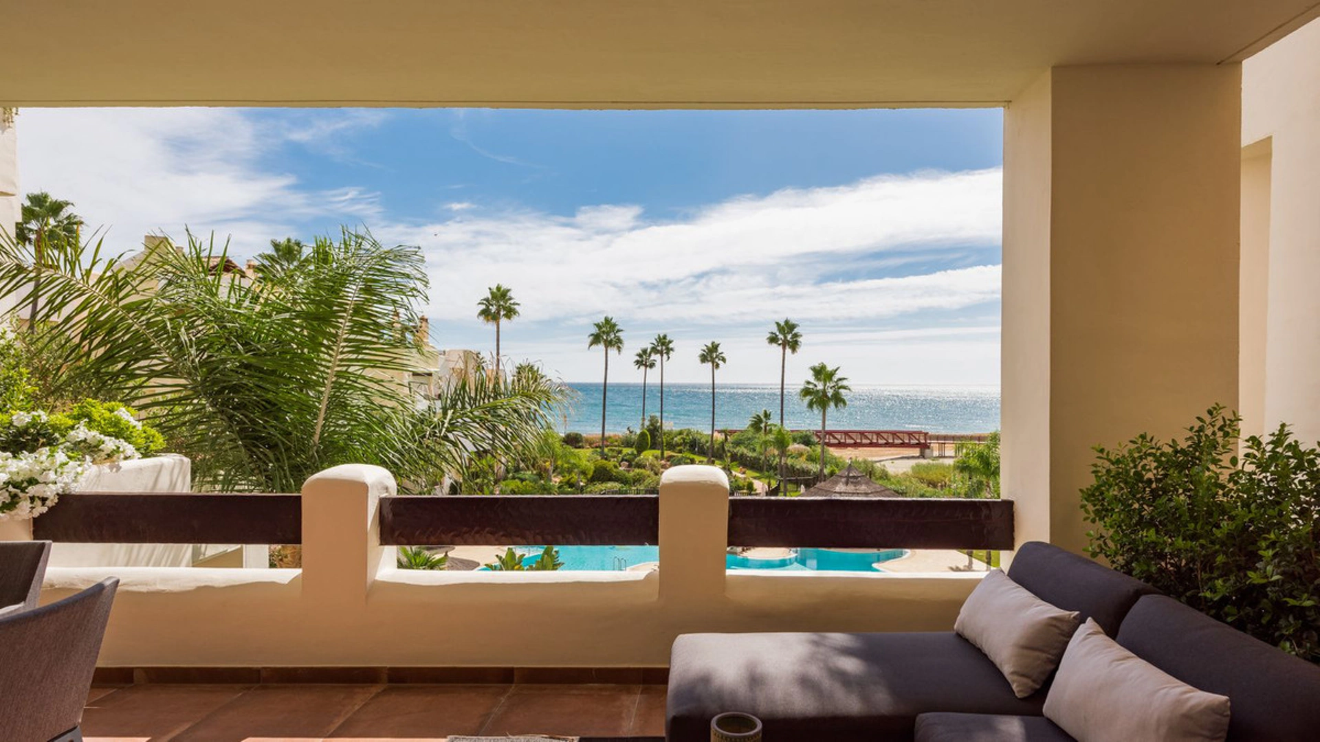 Apartment for sale in New Golden Mile, Estepona East