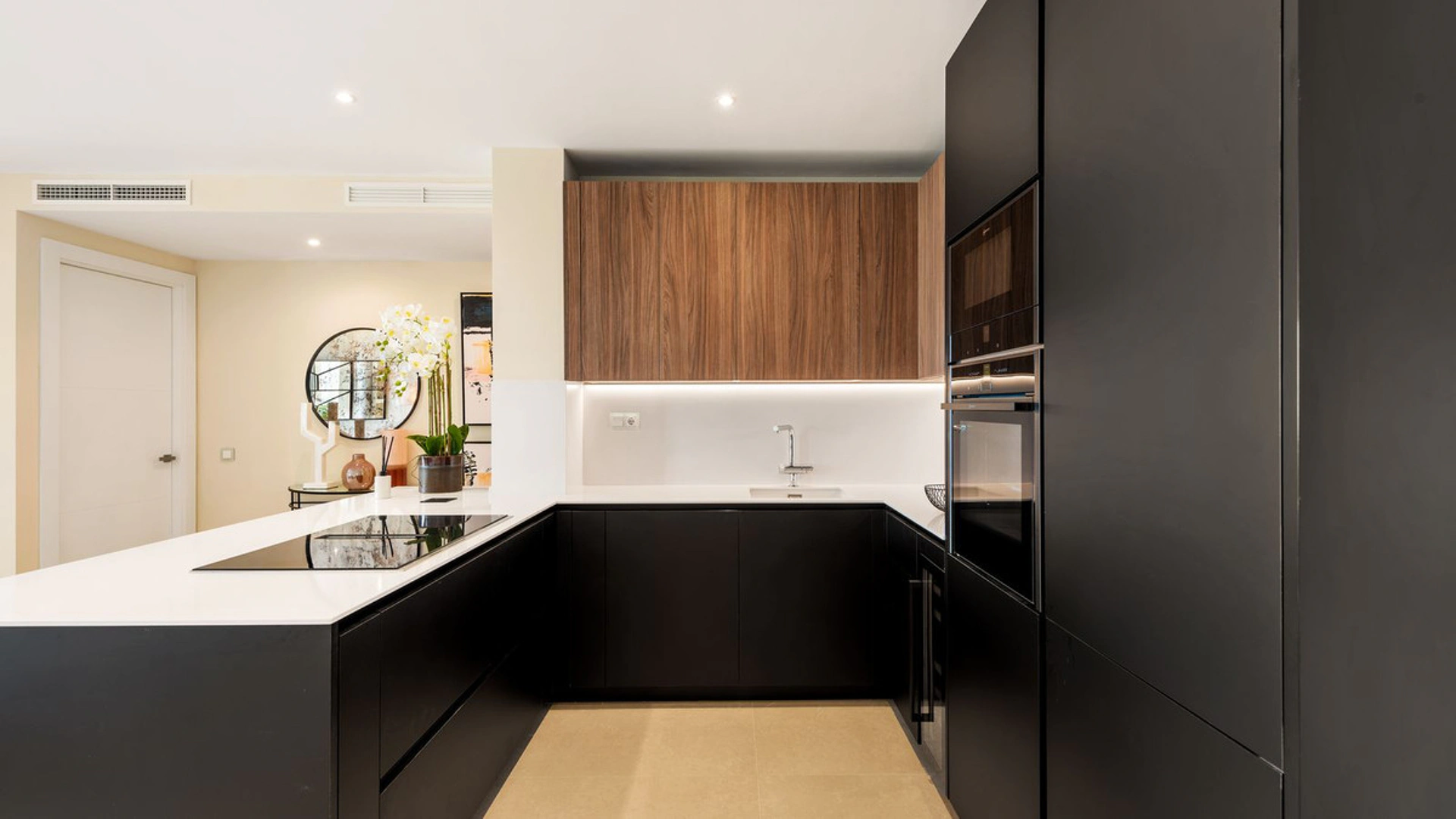Apartment for sale in New Golden Mile, Estepona East