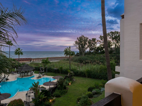 Apartment for sale in New Golden Mile, Estepona East