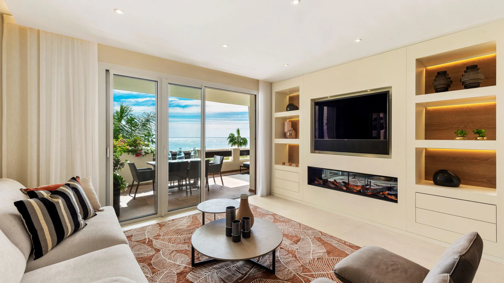 Apartment for sale in New Golden Mile, Estepona East