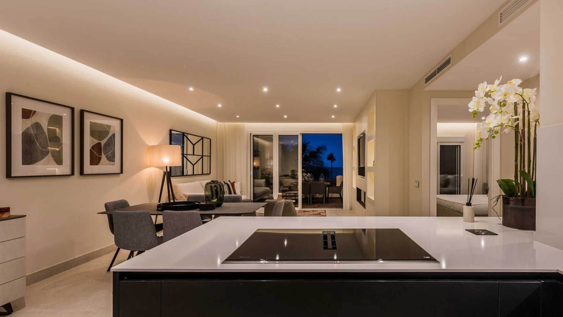 Apartment for sale in New Golden Mile, Estepona East