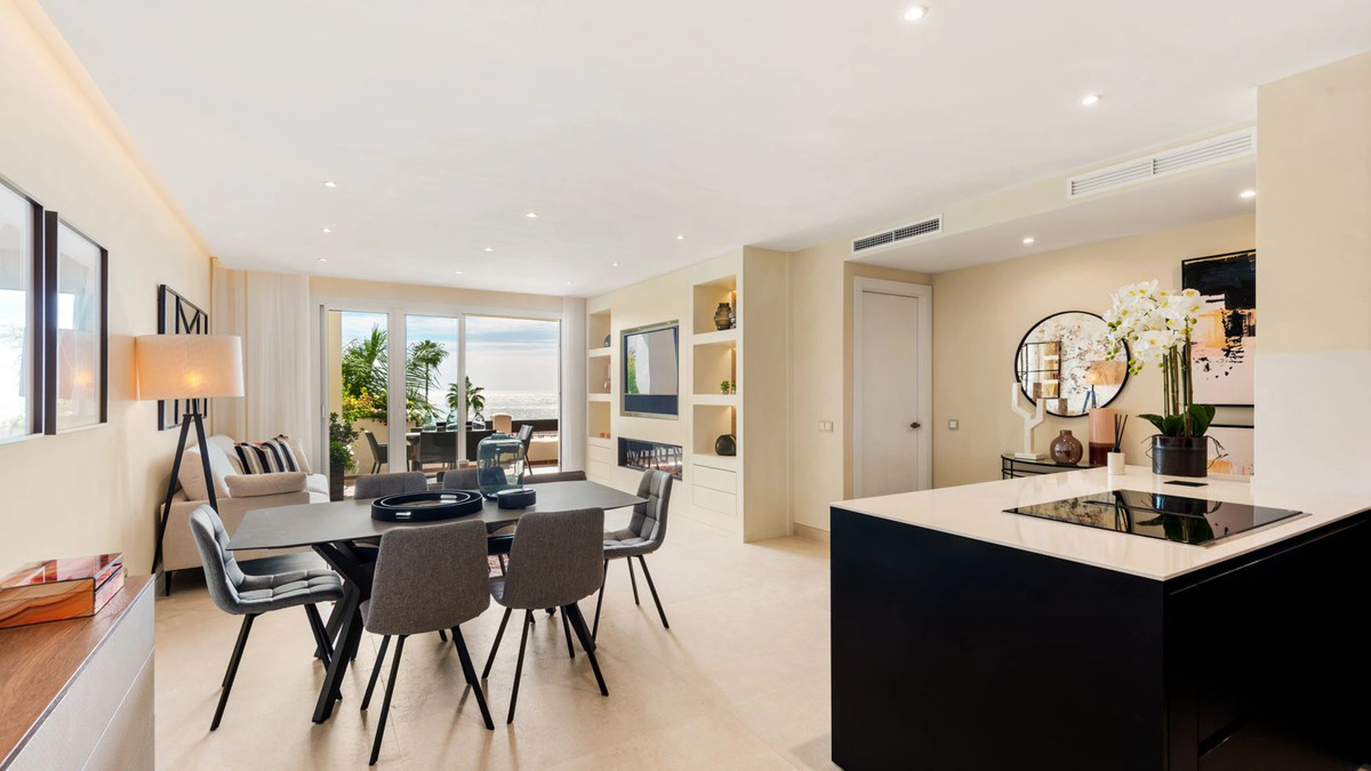 Apartment for sale in New Golden Mile, Estepona East