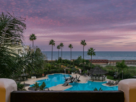 Apartment for sale in New Golden Mile, Estepona East