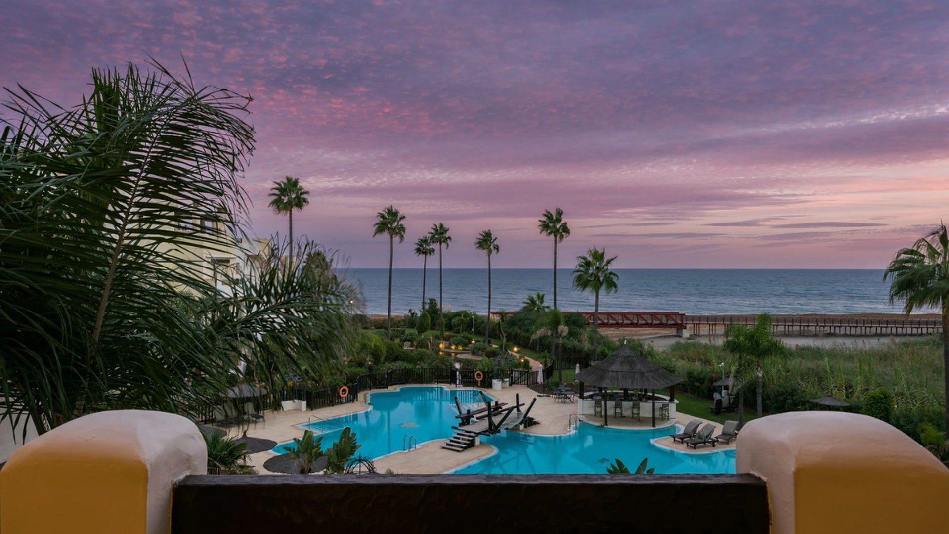 Apartment for sale in New Golden Mile, Estepona East